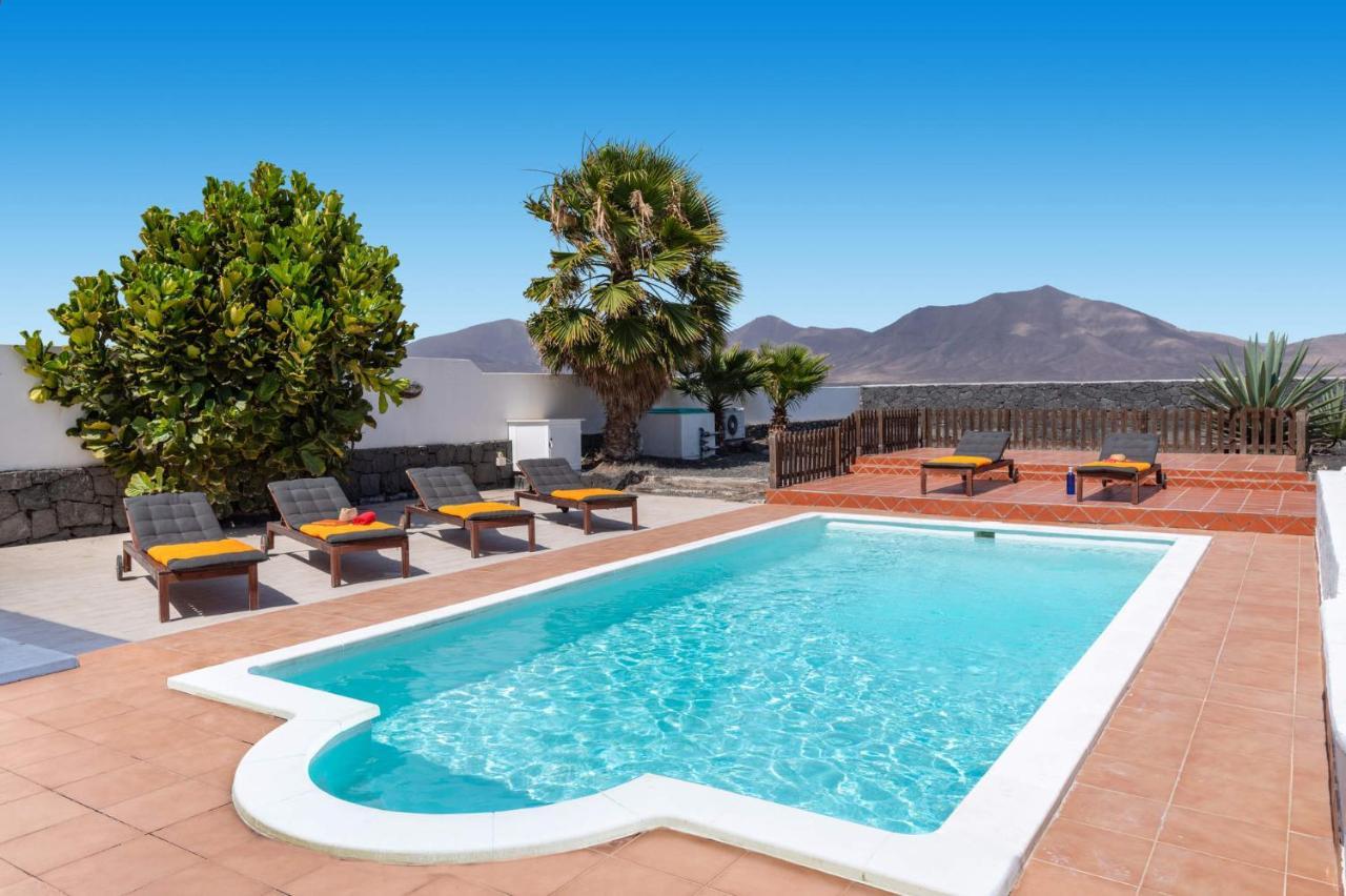 Villa Chinamar By Villa Plus Playa Blanca  Exterior photo